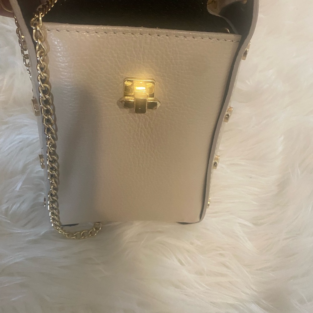 Elegant Beige Crossbody Bag - Picture 4 of 7